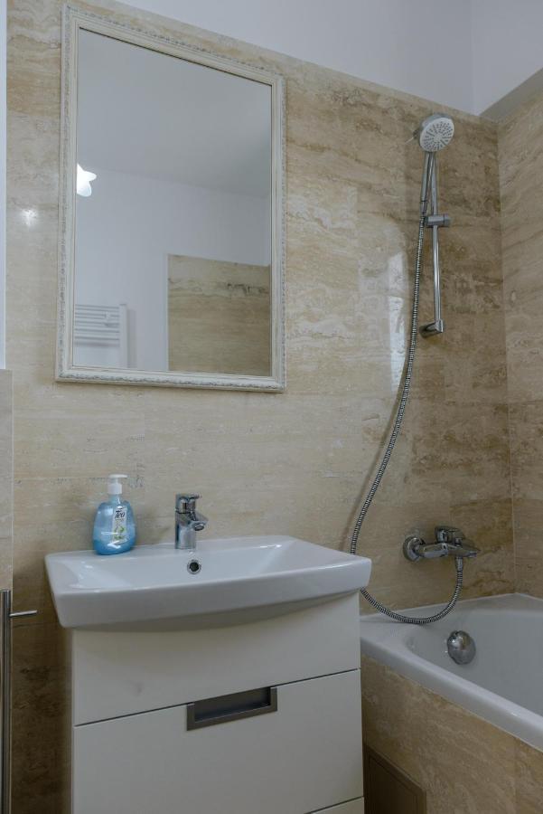 Luxury Apartments Newton By Glam Ιάσιο Εξωτερικό φωτογραφία